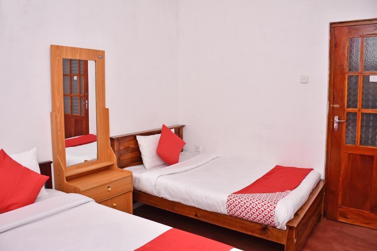 Roshan Guest House นูวาราเอลิยา ภายนอก รูปภาพ